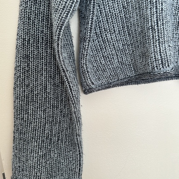 H&M Sweater - Picture 3 of 8